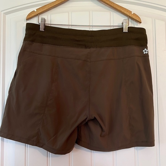 TUFF ATHLETICS Nylon Spandex Shorts Size XXL - Picture 2 of 4